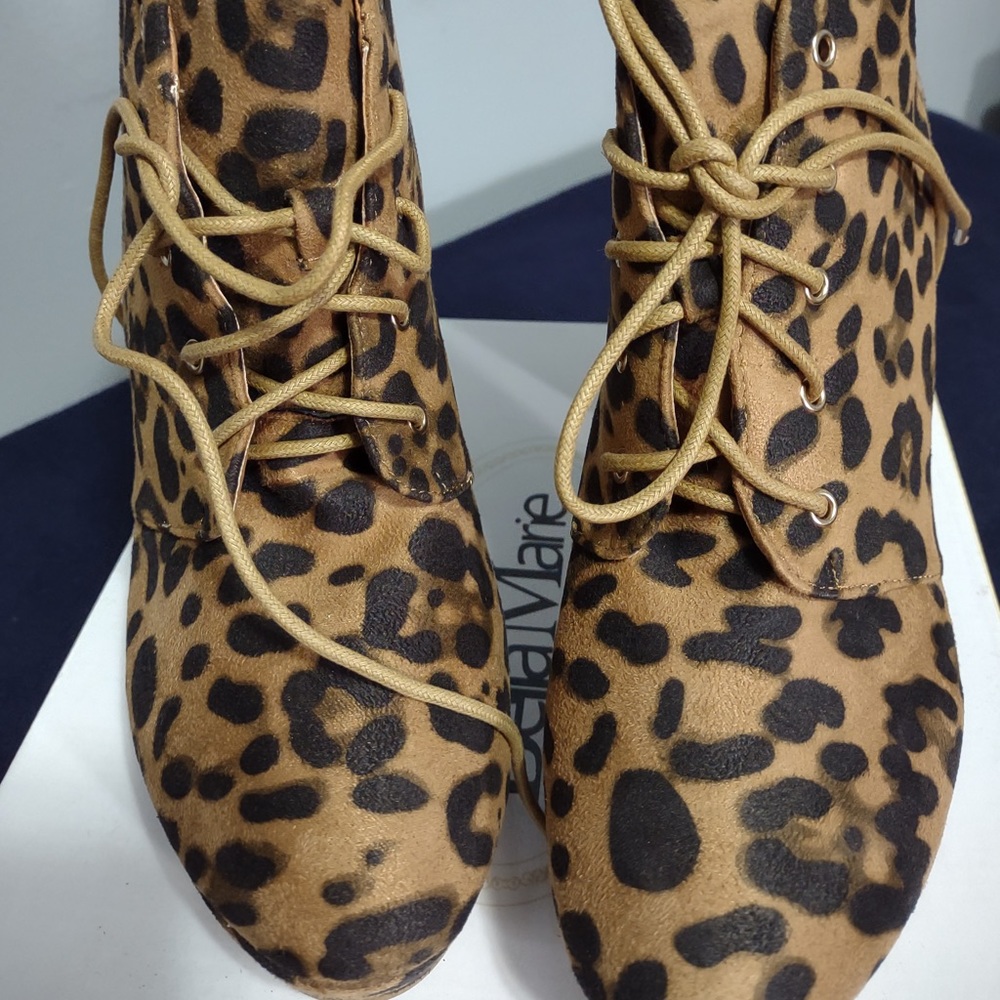 Leopard boots